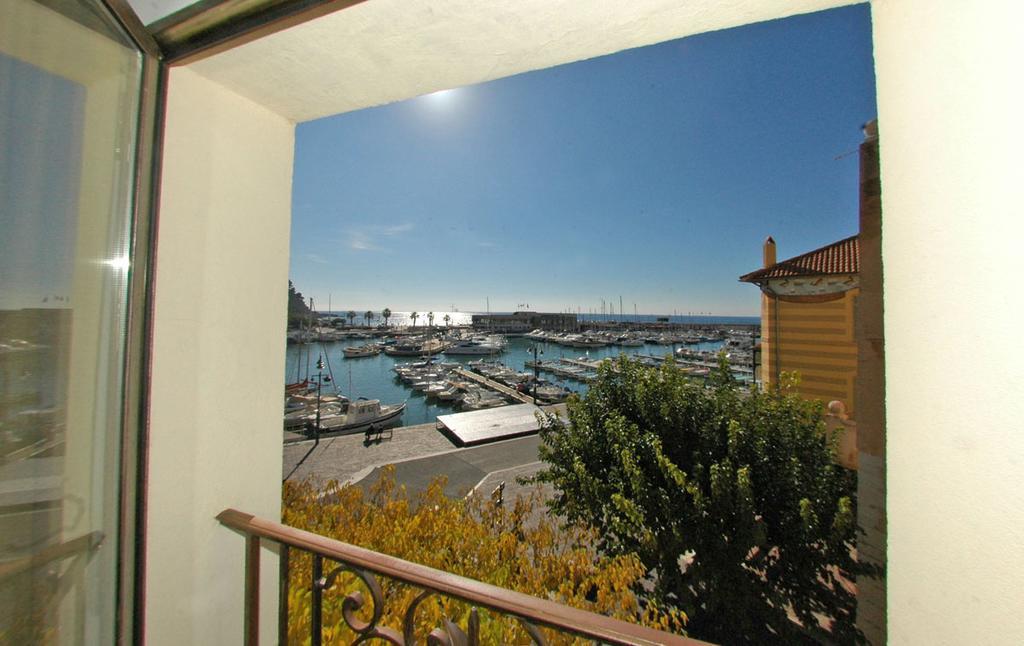 Cassis Loc - Chambre Meublee Bagian luar foto