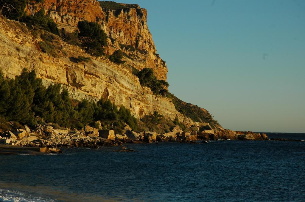 Cassis Loc - Chambre Meublee Bagian luar foto
